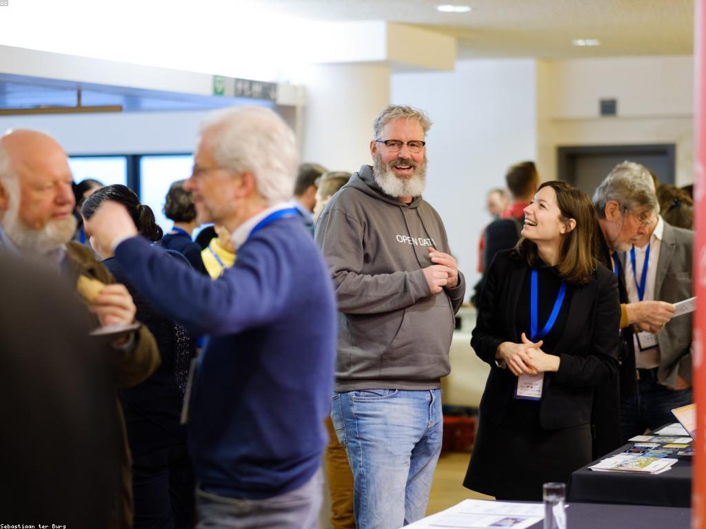 ការបង្កើតសហគមន៍ស្លតដ៏រឹងមាំ